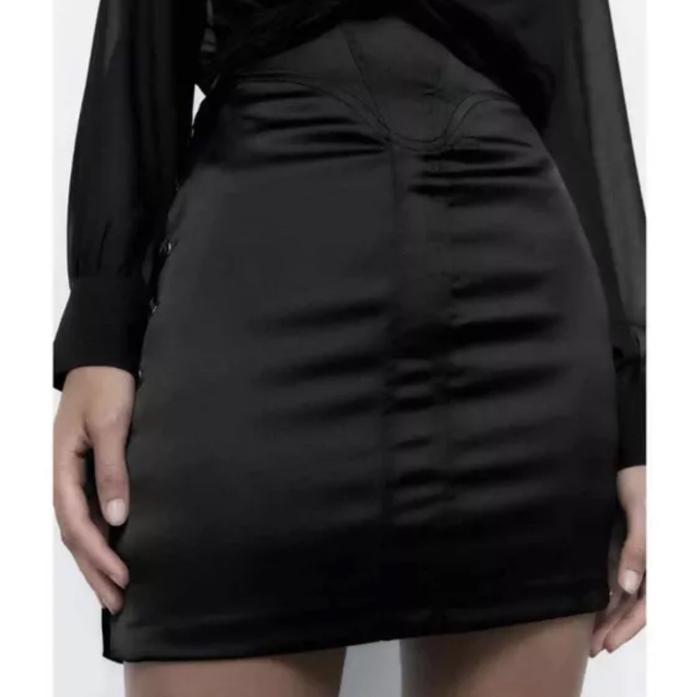 Black satin lace up mini skirt - Picture 2 of 10